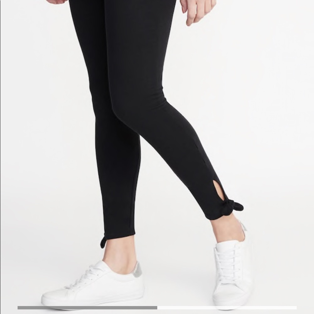 XL Black Tie-Ankle Leggings